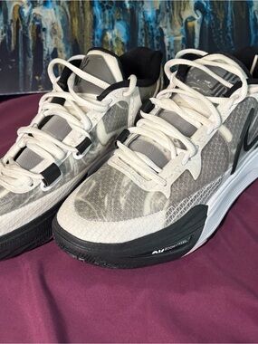 Nike UNISEX Gray, White and Black Air Zoom Trainers